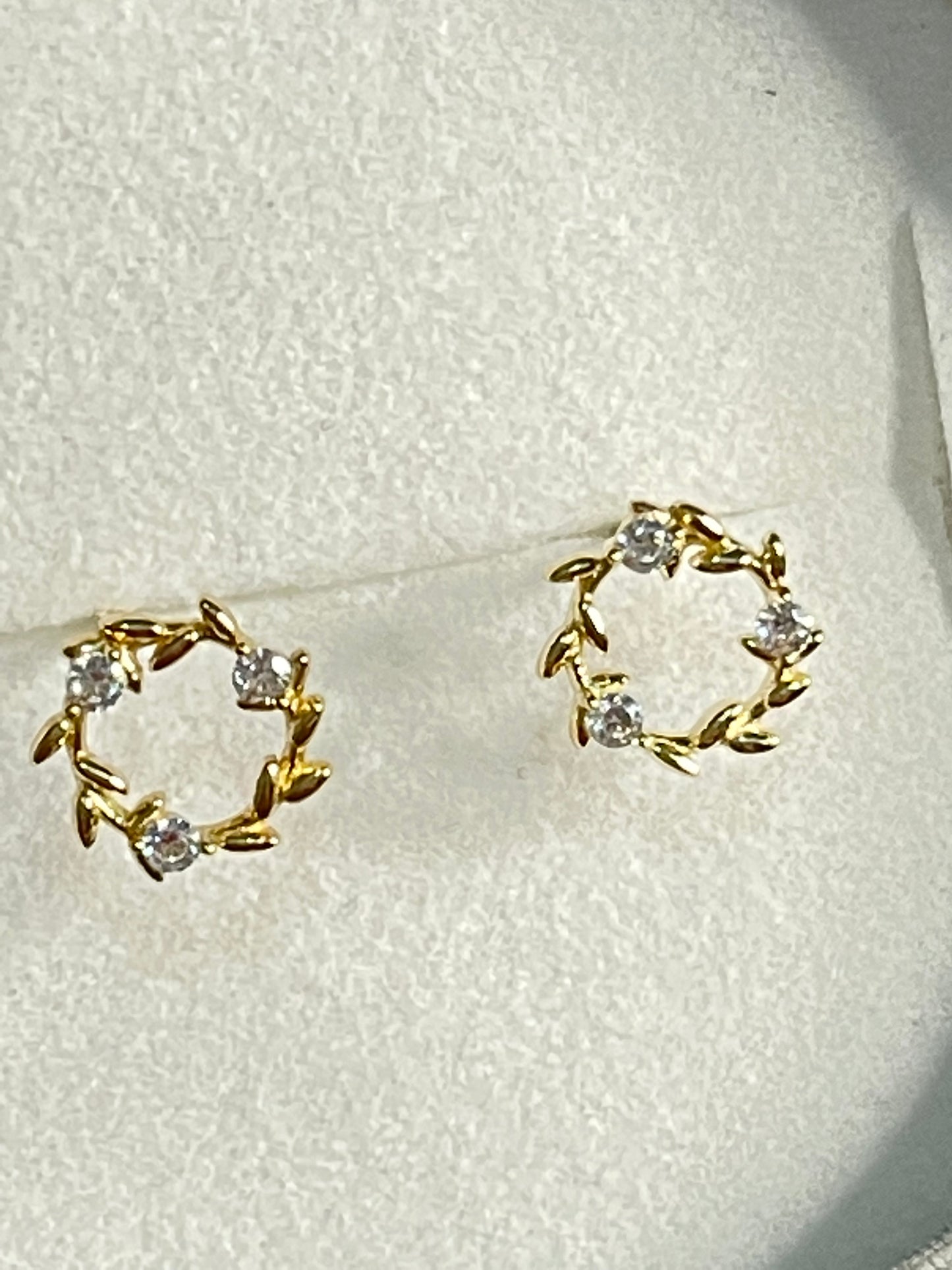 9k solid gold mini round CZ stones studs