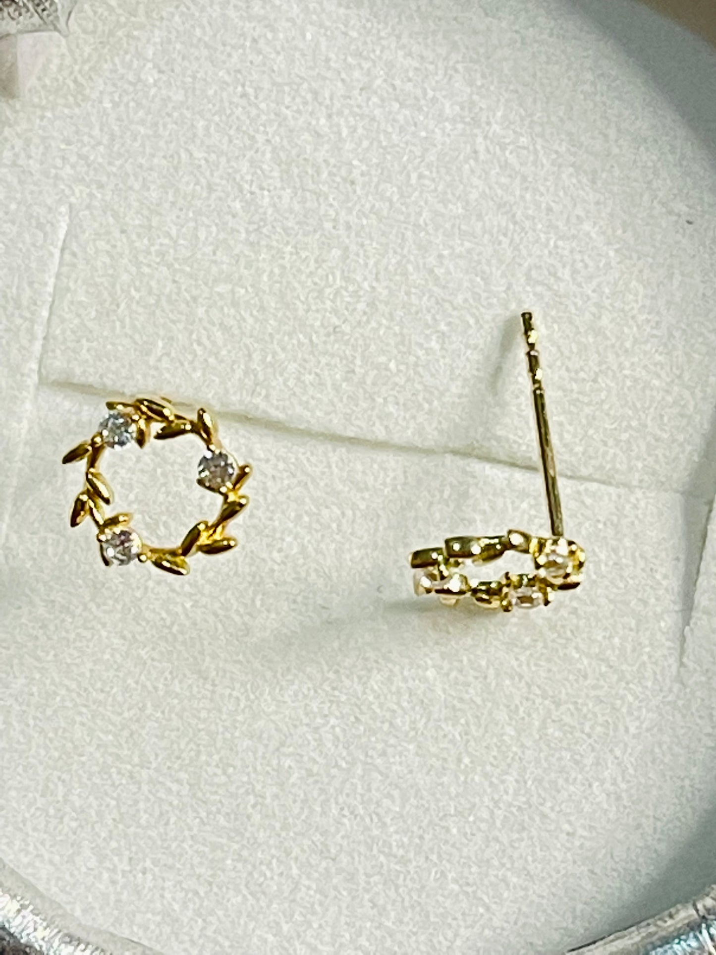 9k solid gold mini round CZ stones studs
