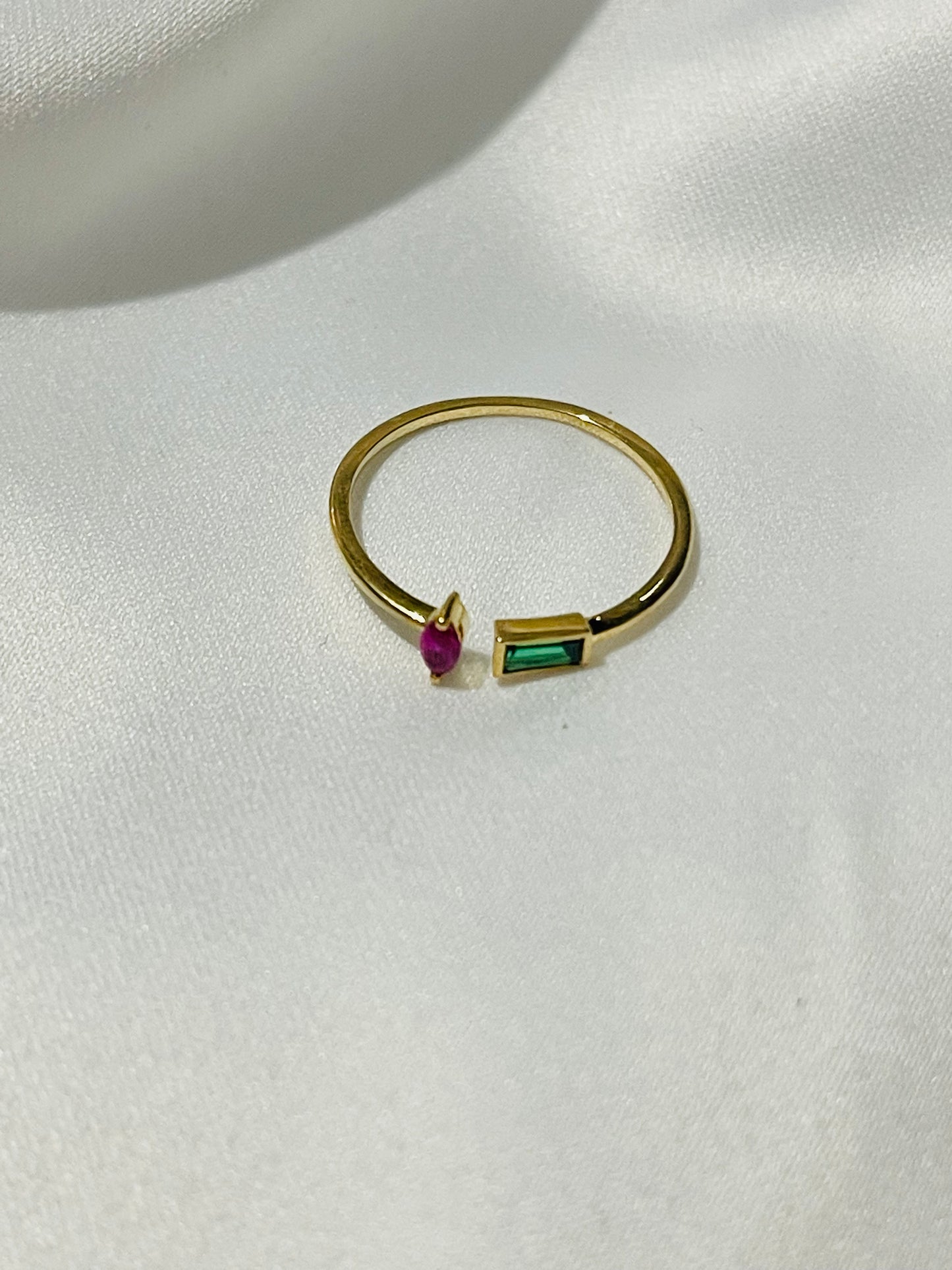 9k solid gold gem ring