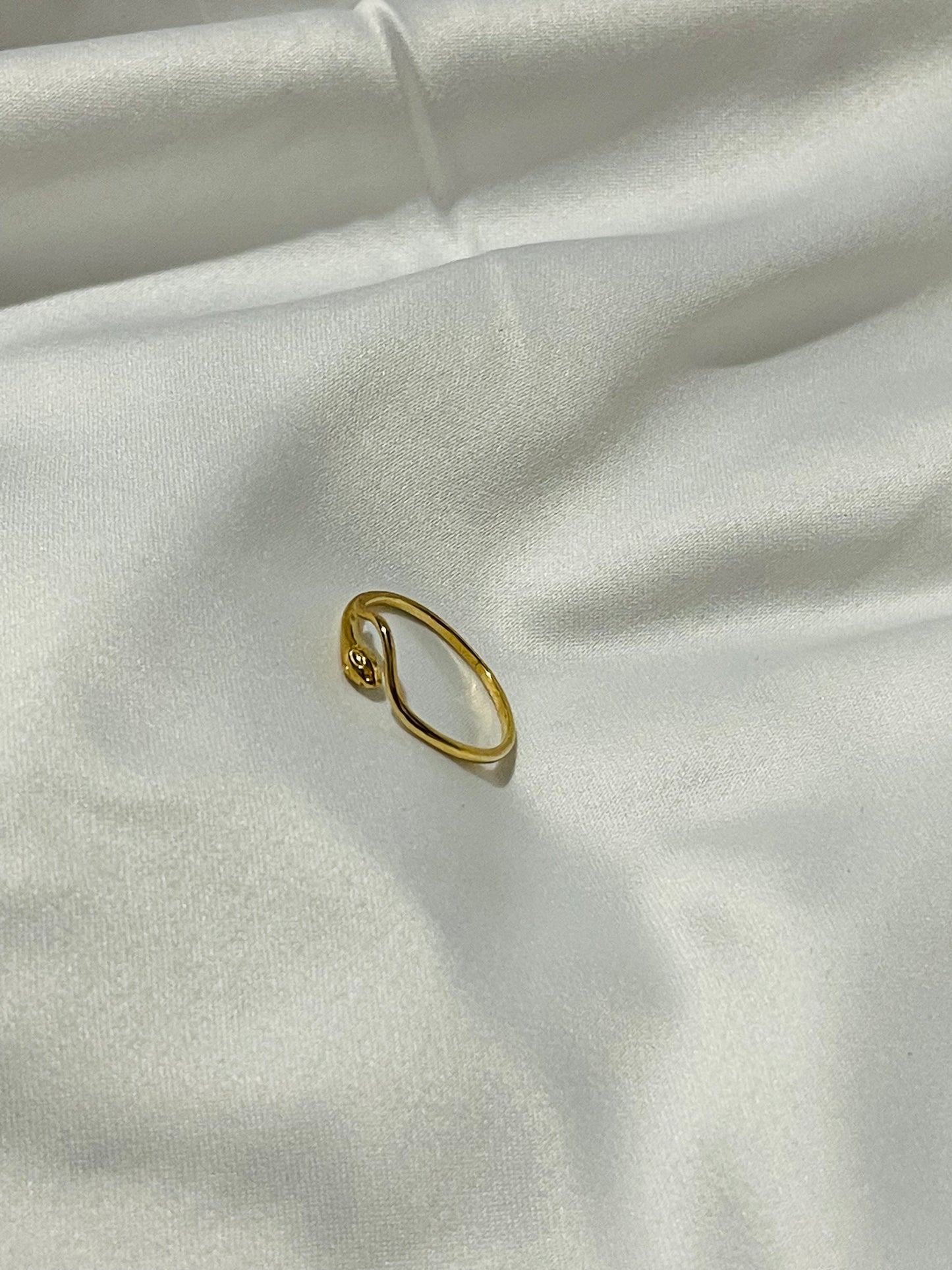 Solid gold plain mini snake ring