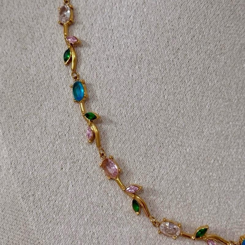 Mystic vine Necklace