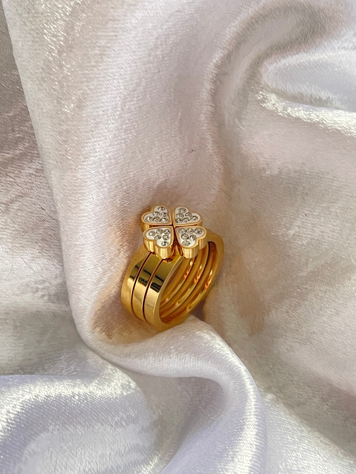 Clover 3 in one ring