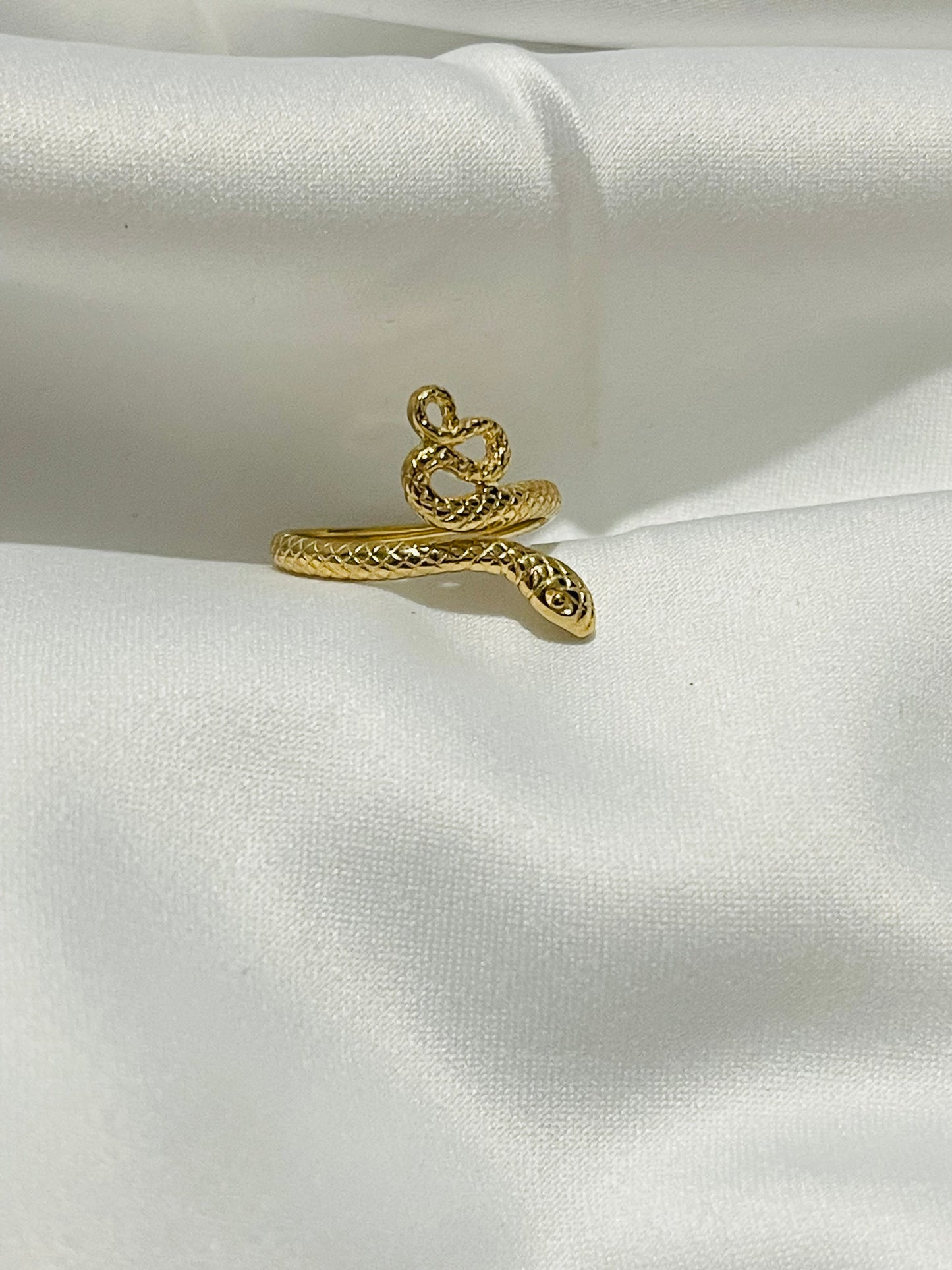 9k solid gold Snake shape ring