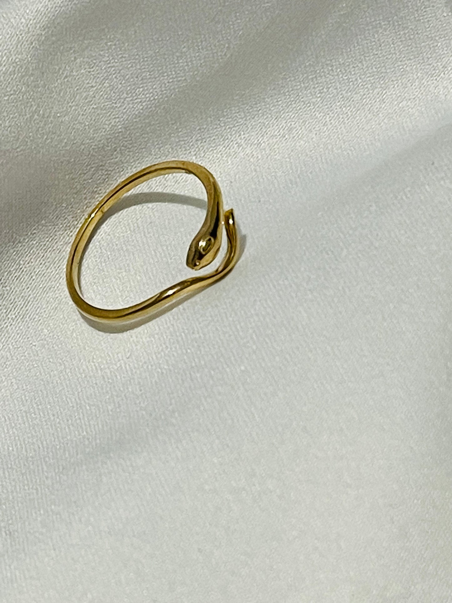 Solid gold plain mini snake ring