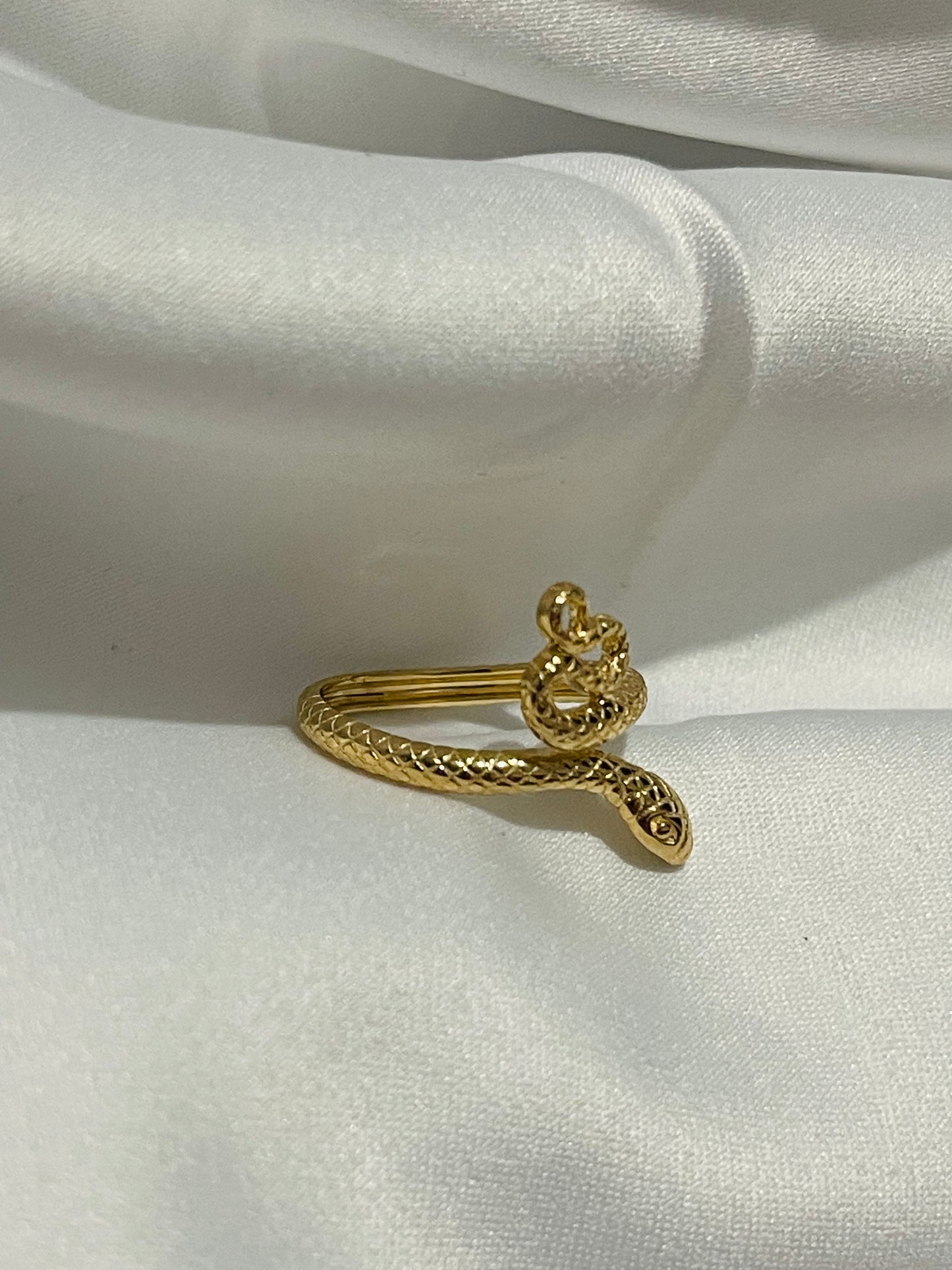 9k solid gold Snake shape ring