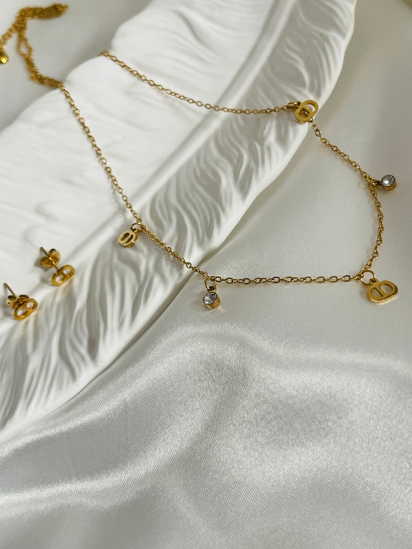 Dainty Dee adjustable set
