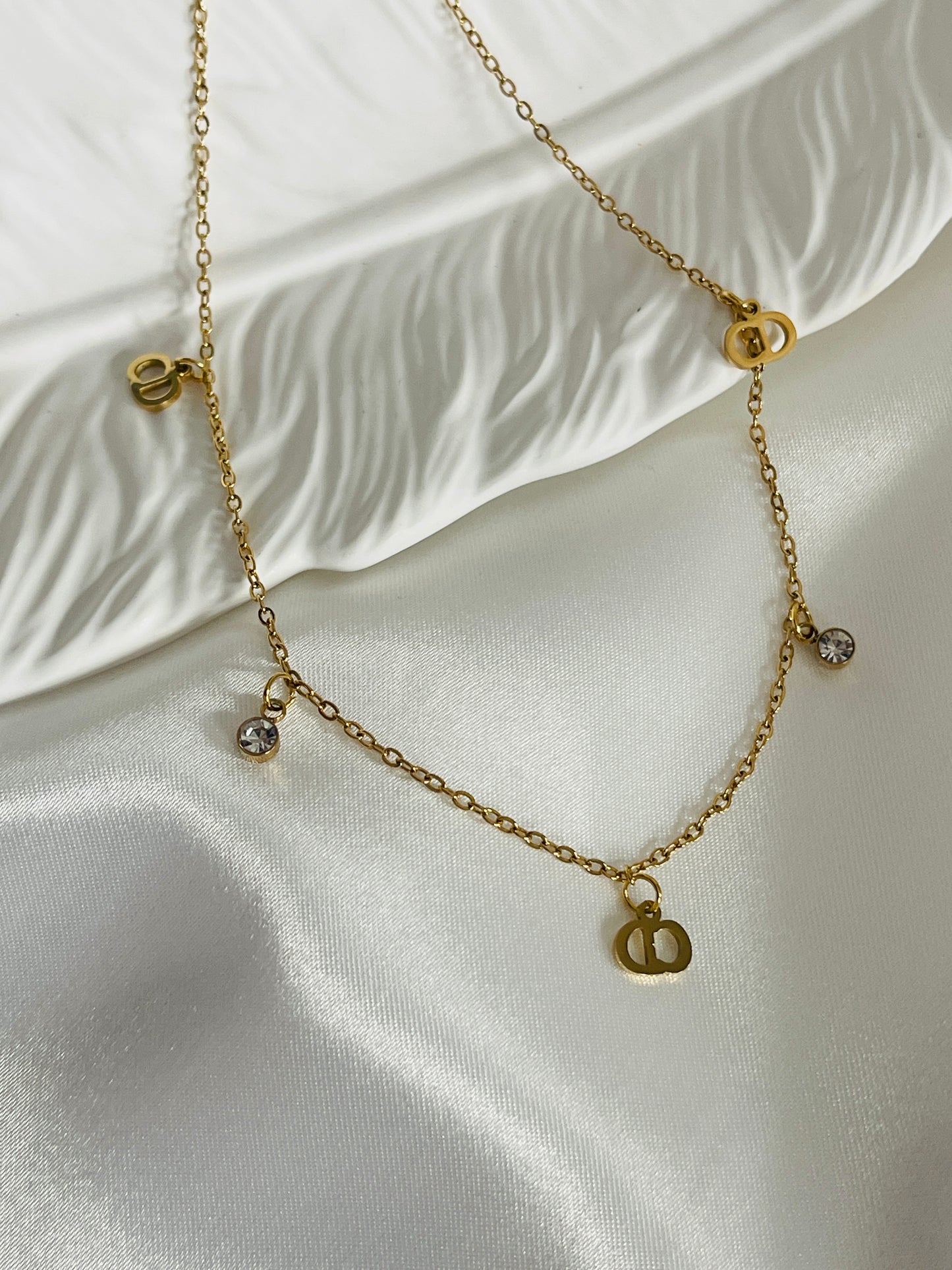 Dainty Dee adjustable set