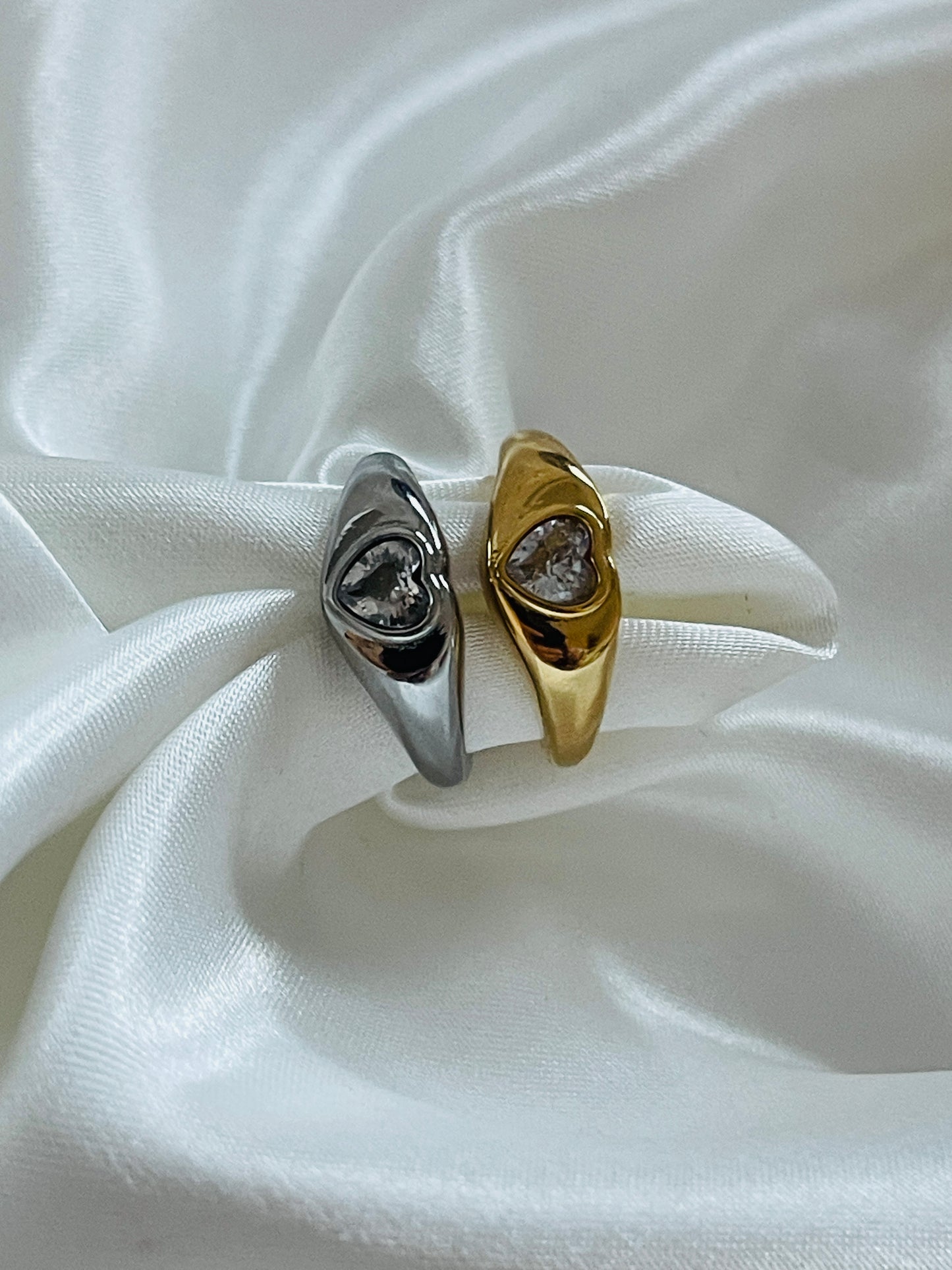 Love heart gem ring