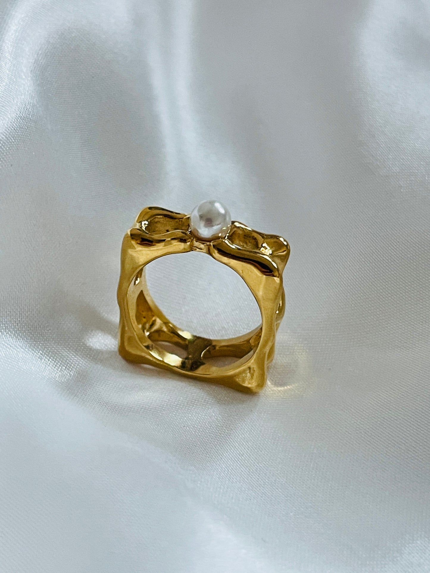 Unique square Pearl ring