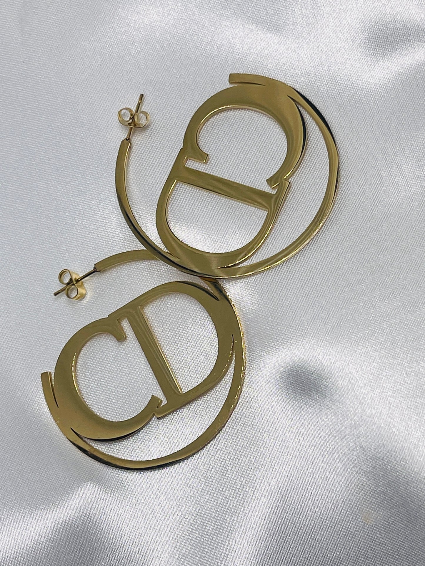 Dee hoops