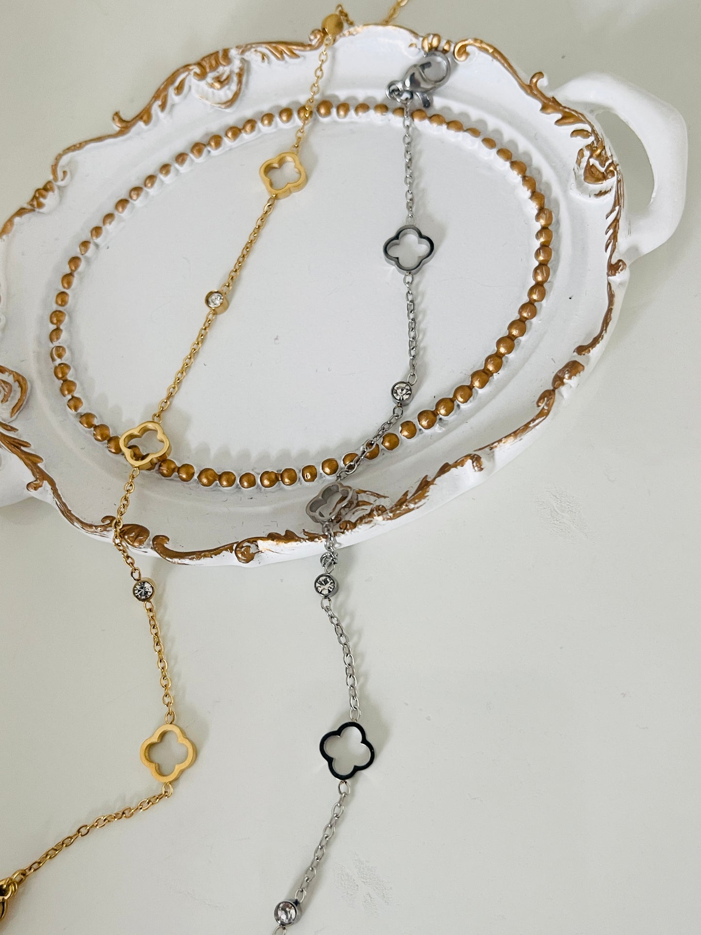 Custom mesh clover bracelet