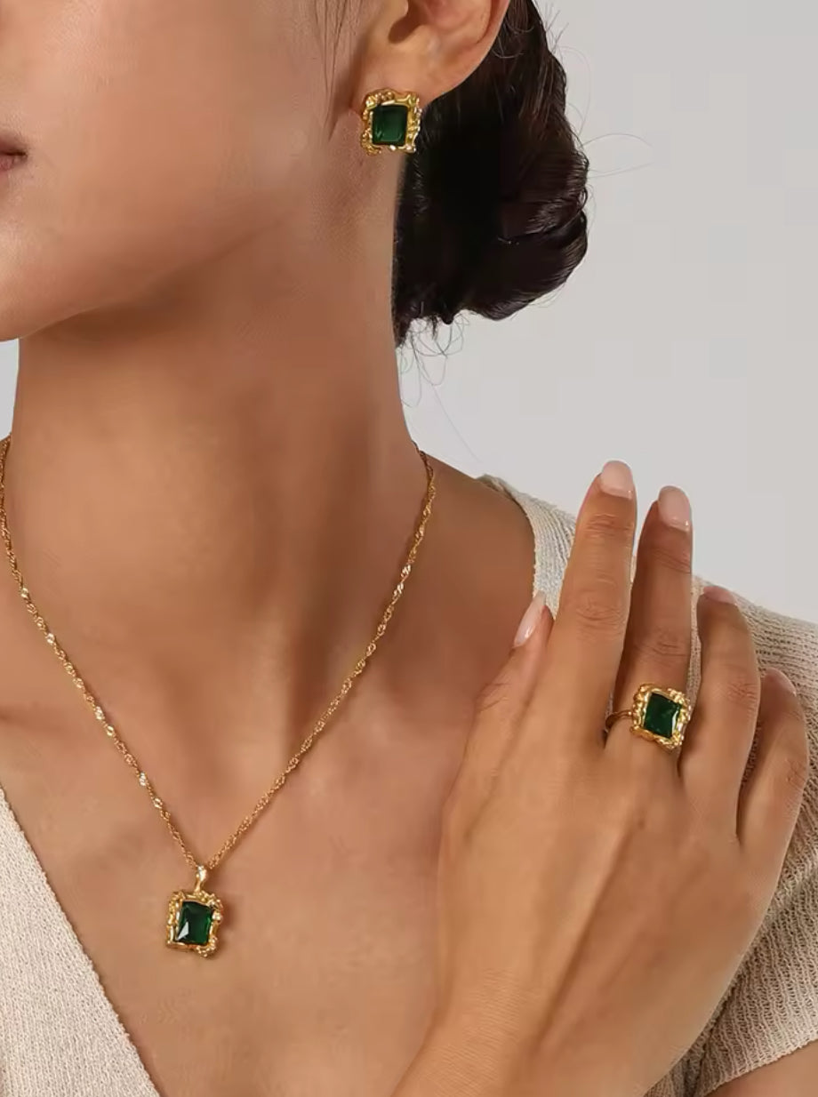 Vintage style emerald