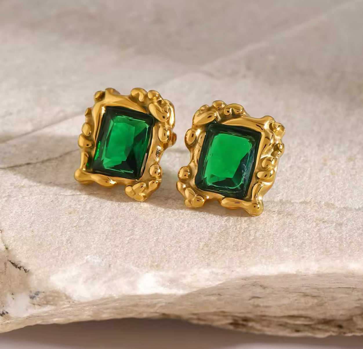 Vintage style emerald