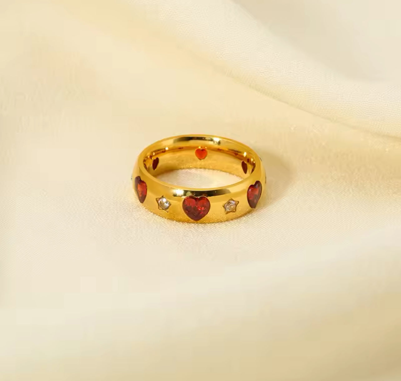 Love heart red zirconia ring
