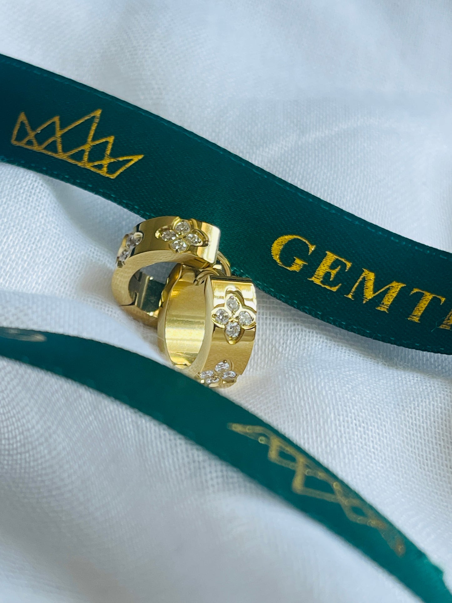 Flower with stones Huggies