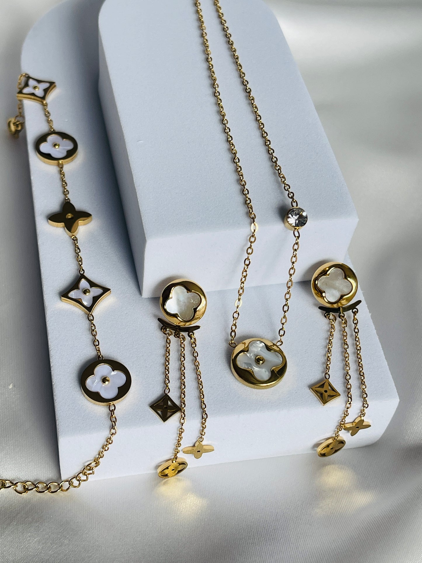 Flower studs