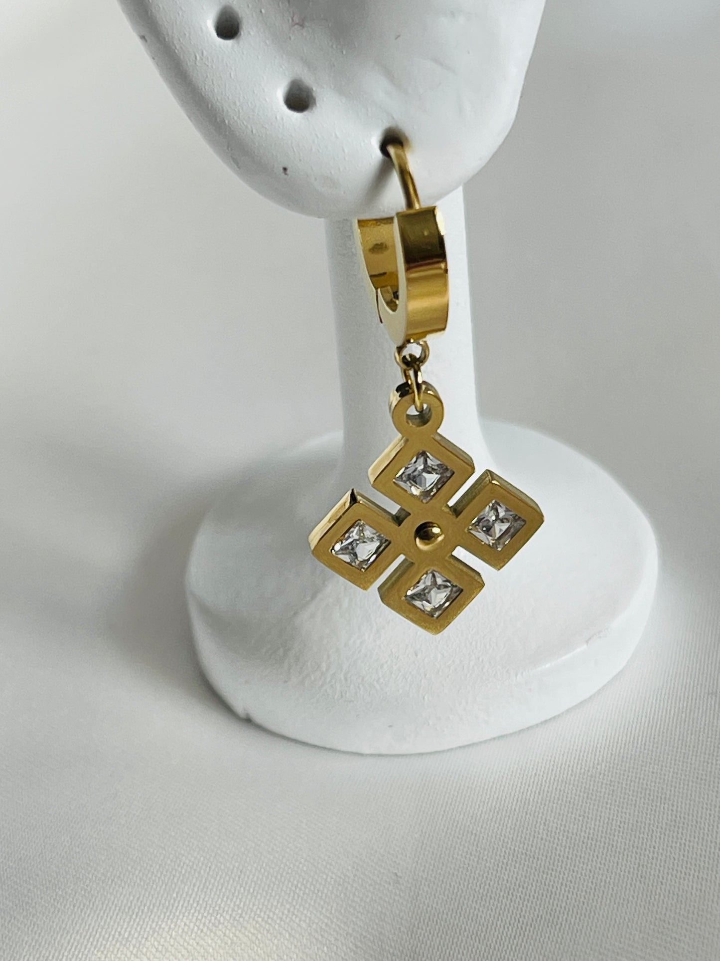 Dangling stone hoops