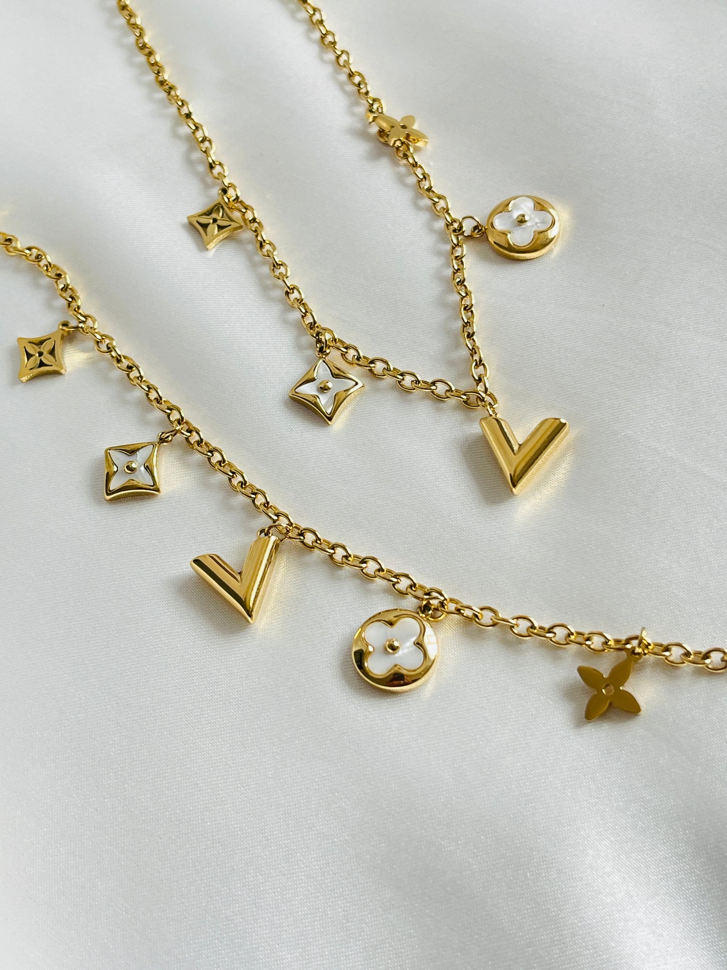 Flower charm necklace