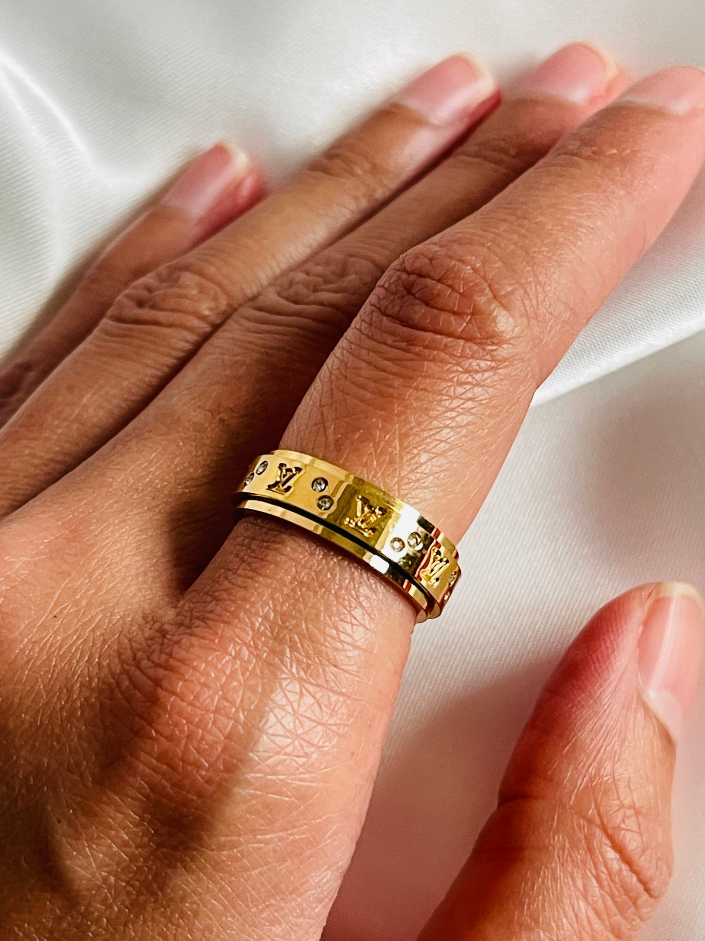 Lowee twisty ring sale