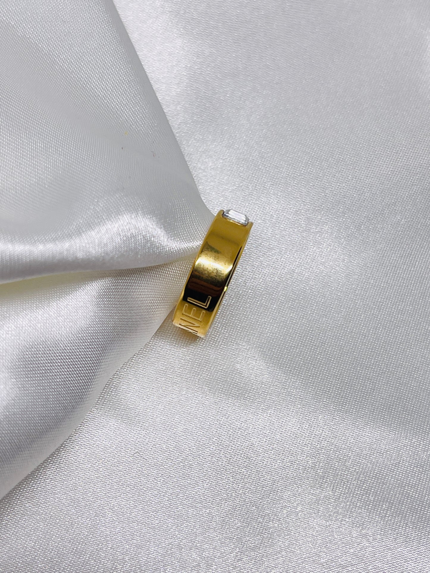 Ceecee gem ring band