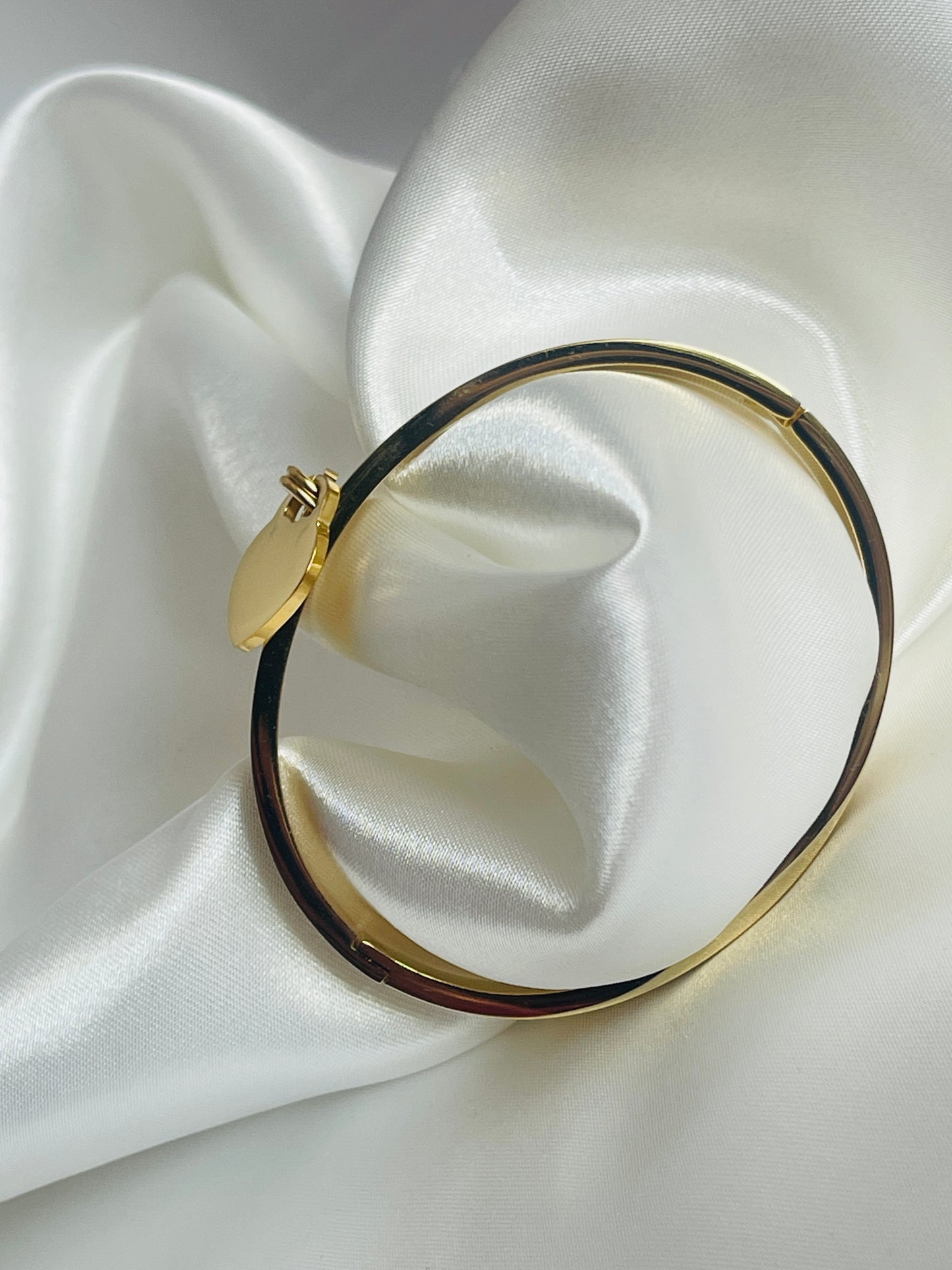 Special edition Tee bangle