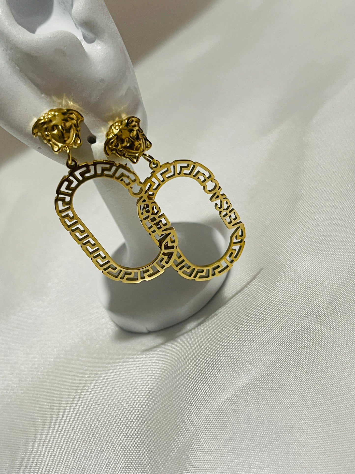 Vee dangling earrings
