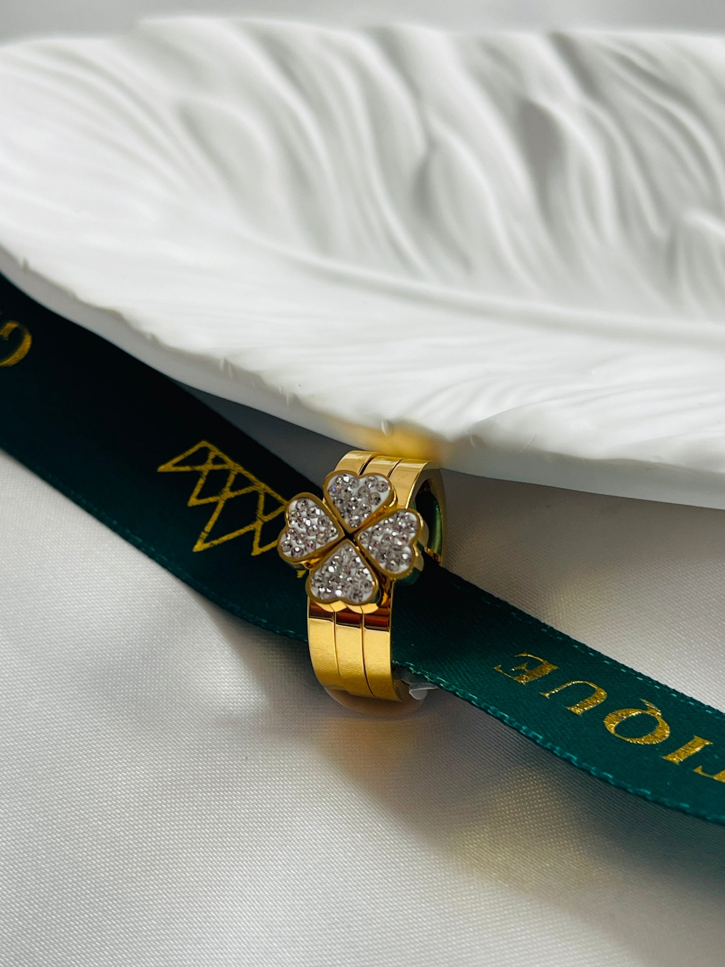 Clover 3 in one ring