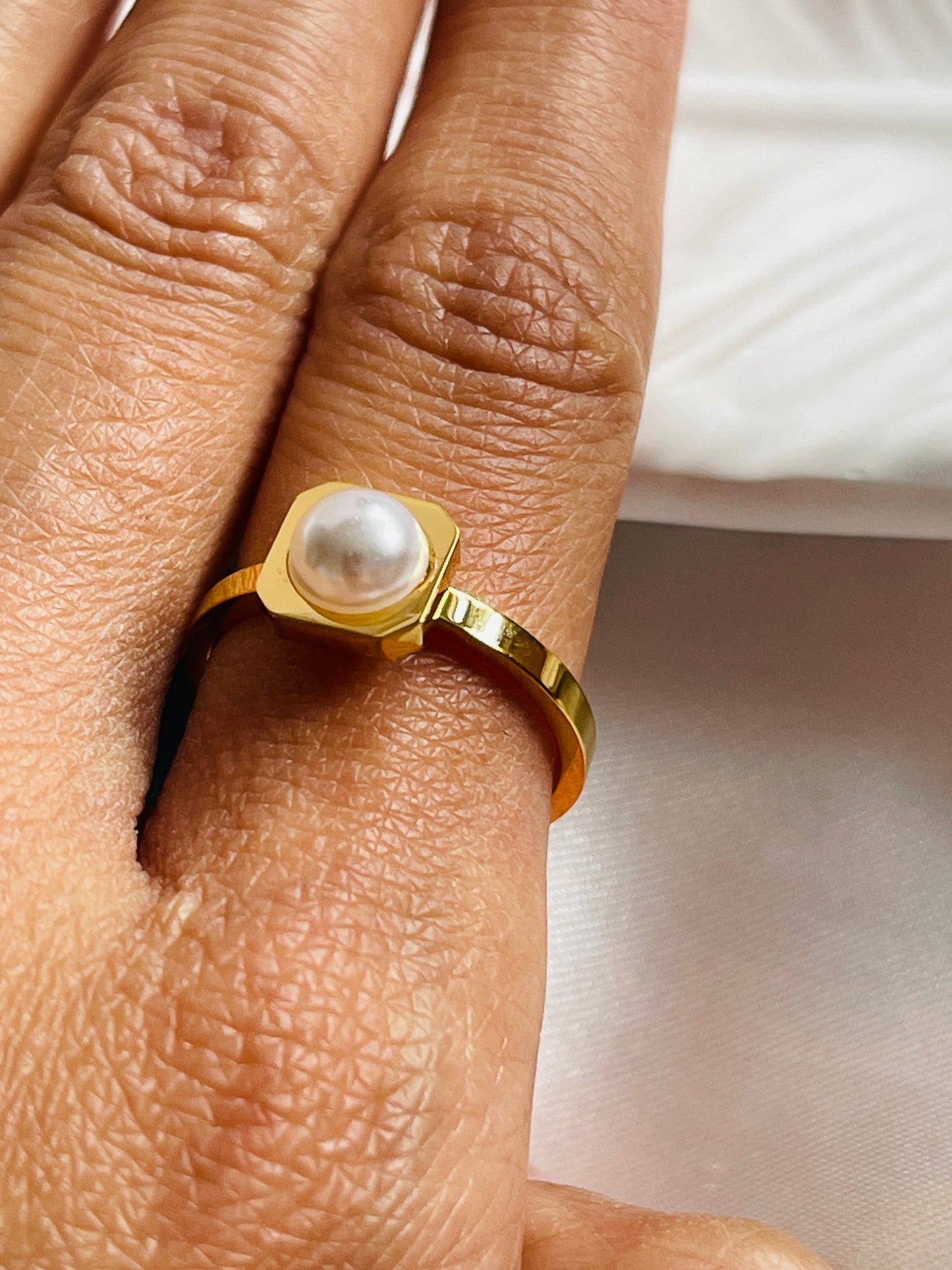 Stylish pearl ring