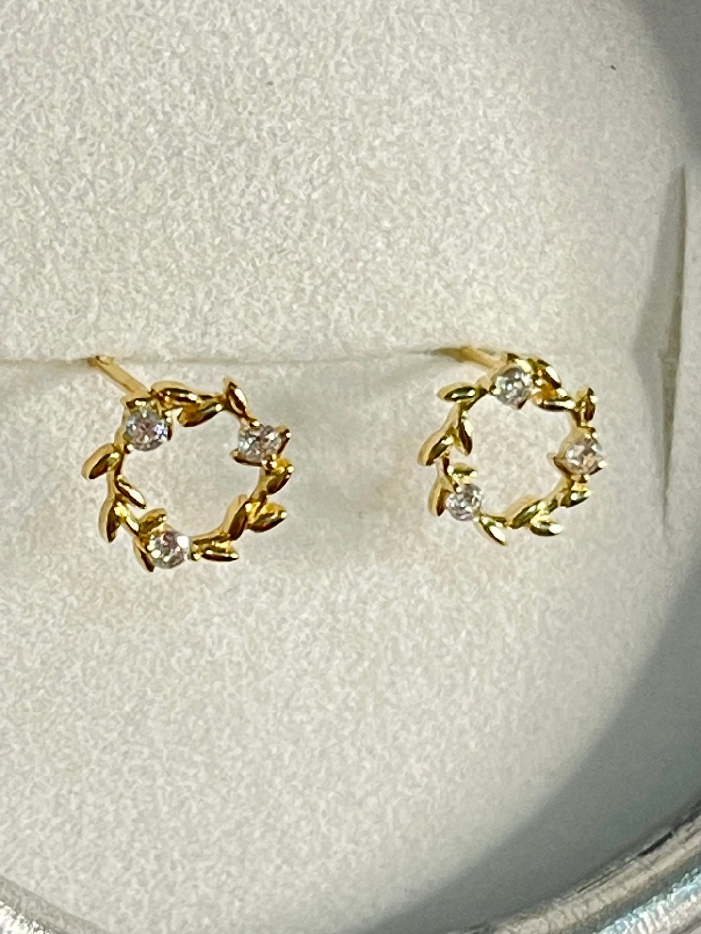 9k solid gold mini round CZ stones studs