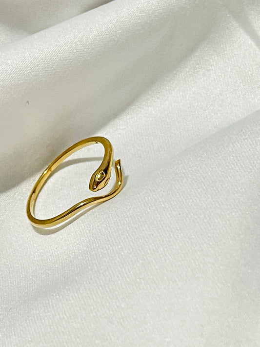 Solid gold plain mini snake ring