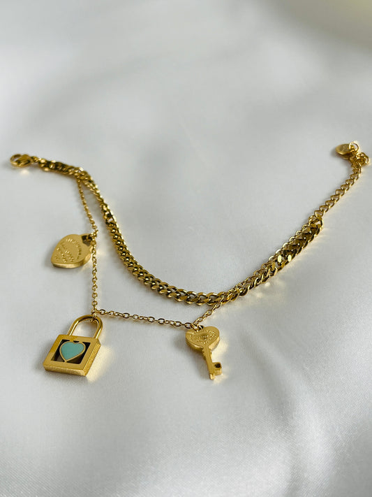 Tee bracelet
