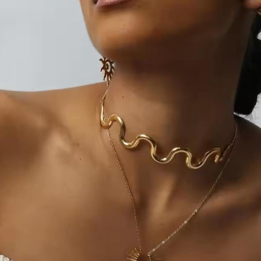 Wavy Adjustable Choker