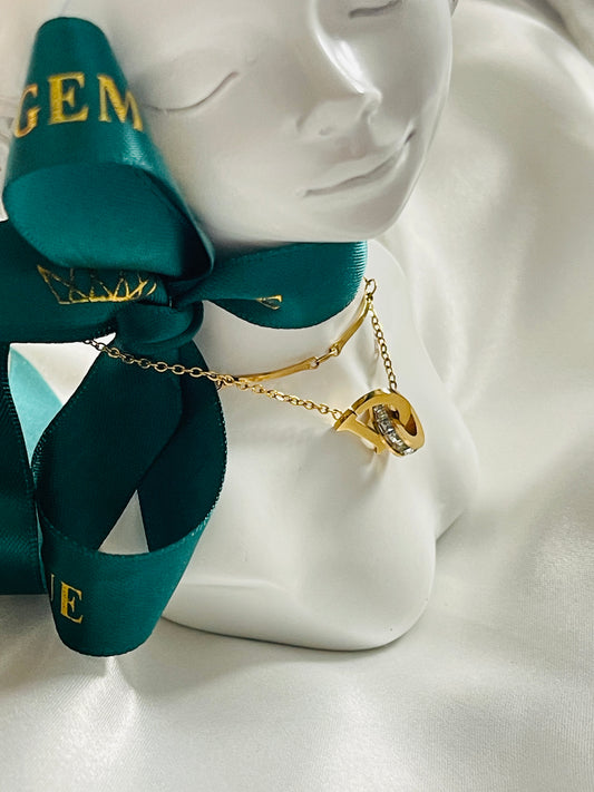 Initial Dee necklace