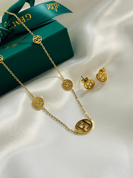 Feefee necklace set