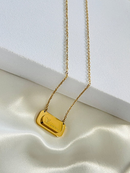 Lowee love necklace