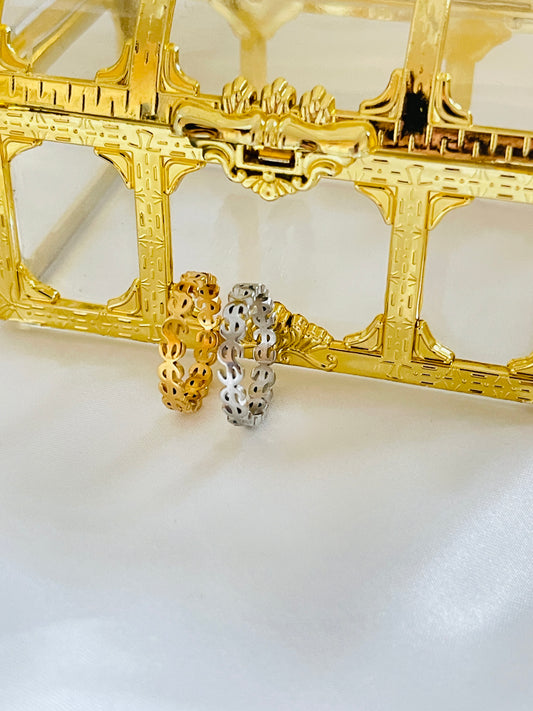 Dollar ring