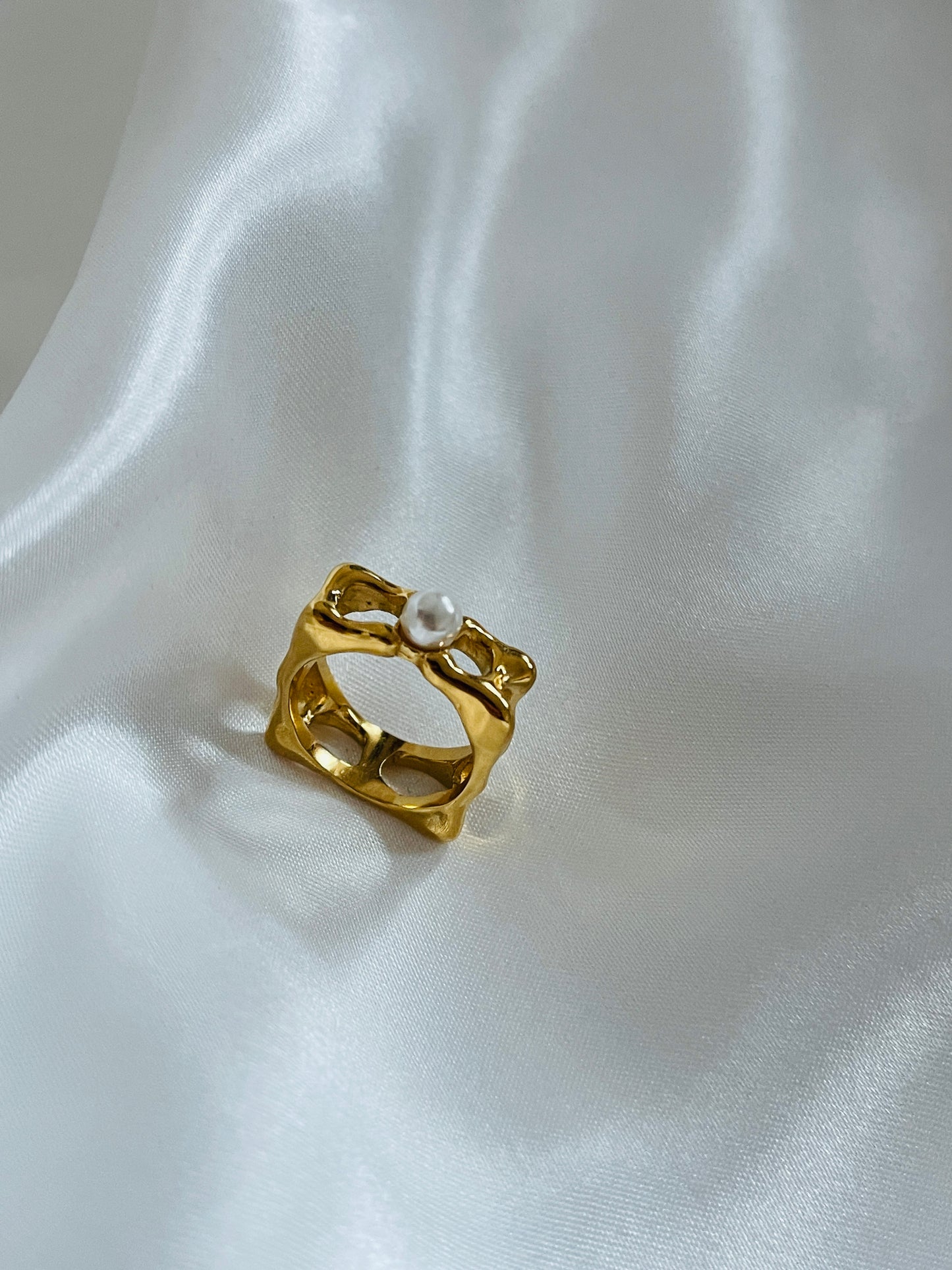 Unique square Pearl ring