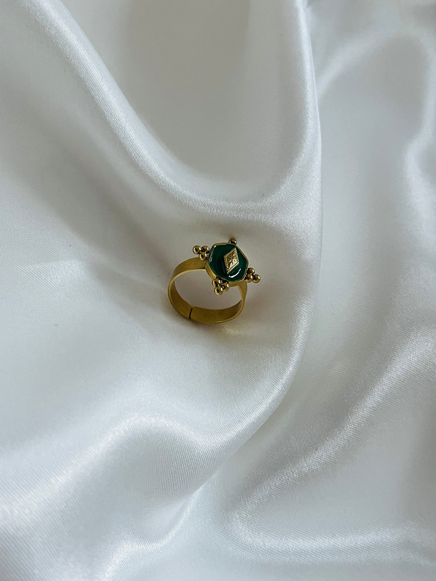 Vintage style ring