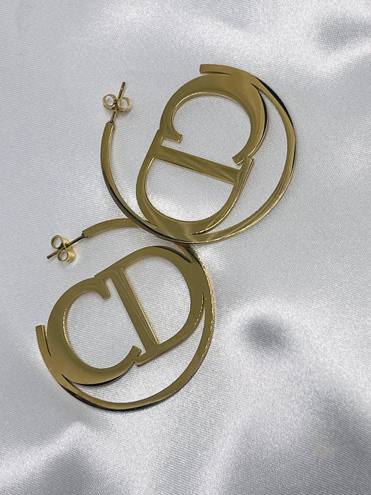 Dee hoops
