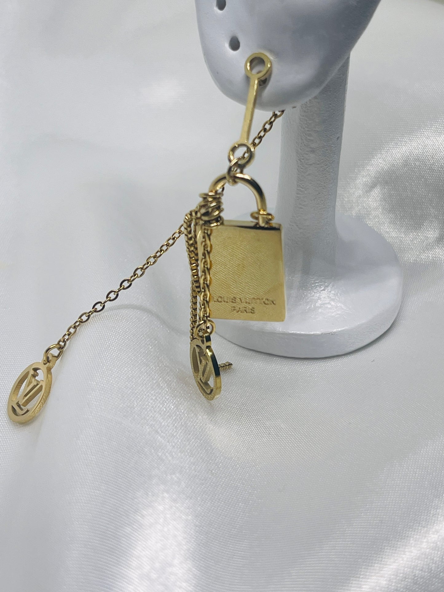 Dangling purse earrings
