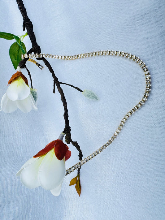 Oval white stone necklace