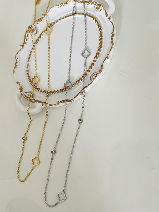 Custom mesh clover necklace