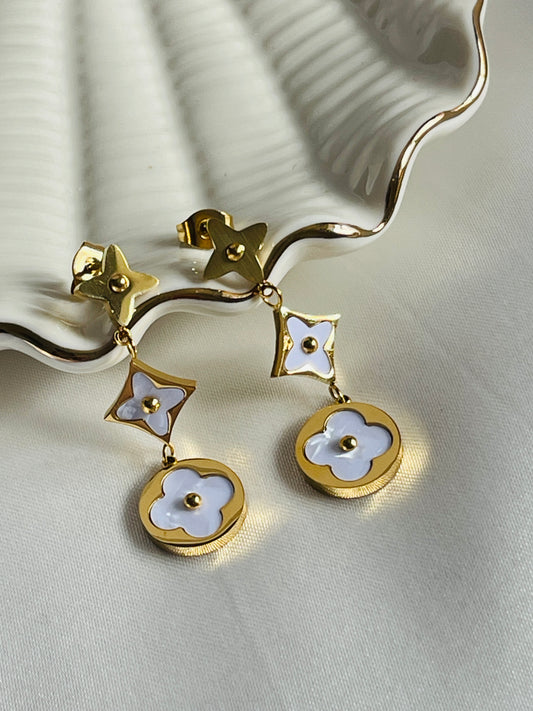 Dangling flower earrings