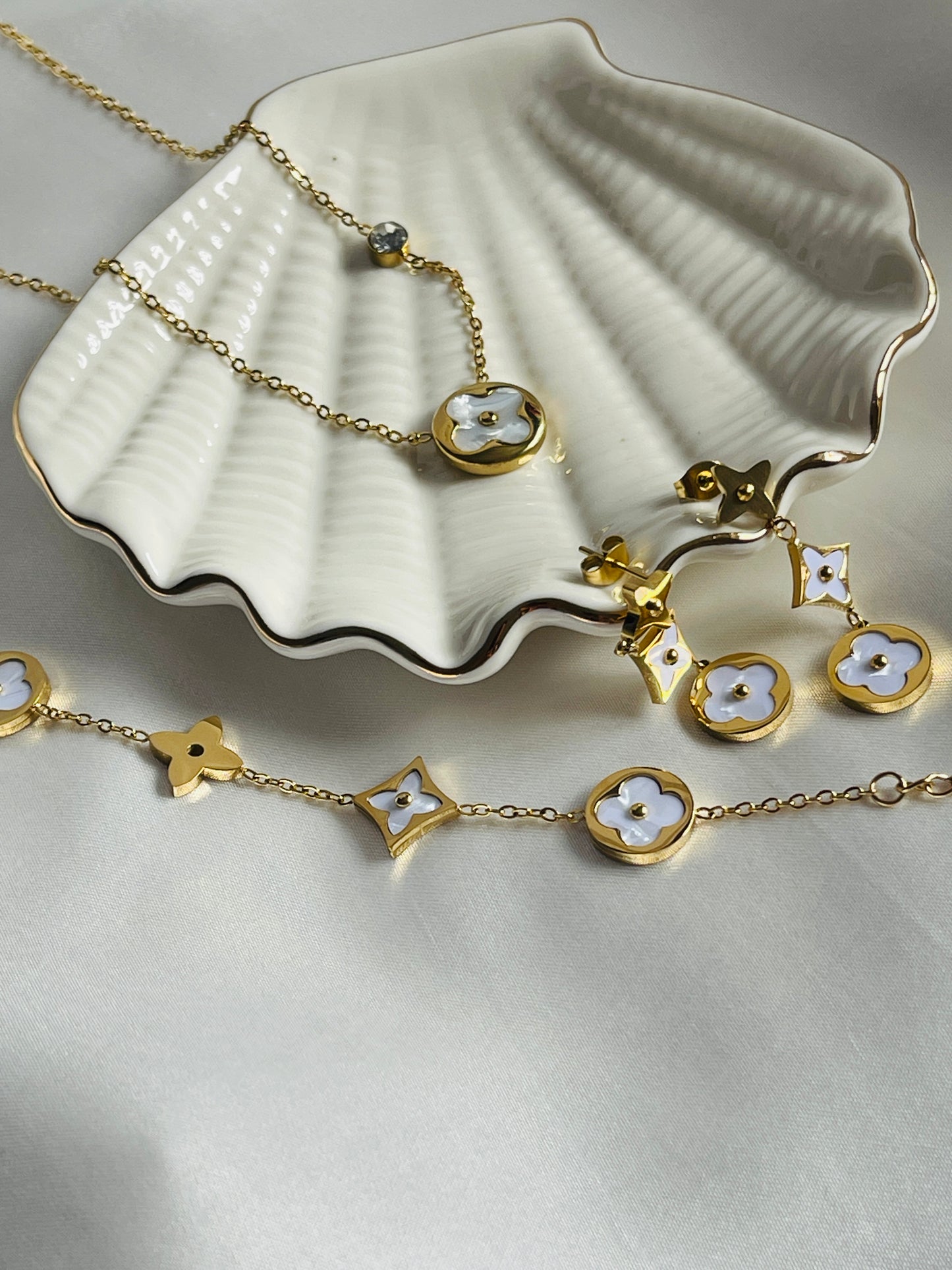 Flower necklace