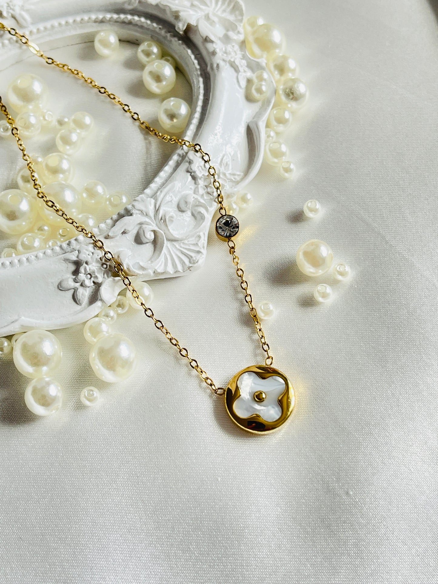 Flower necklace