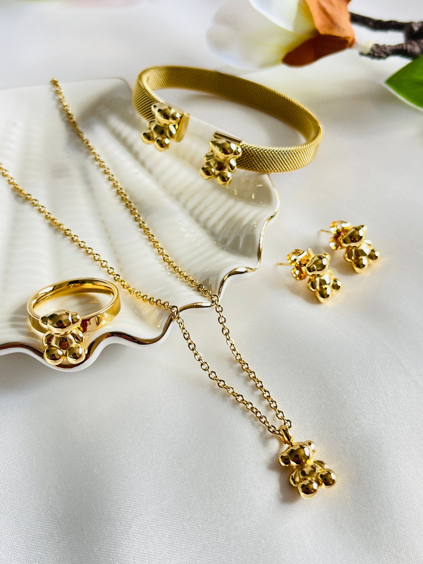Teddy necklace