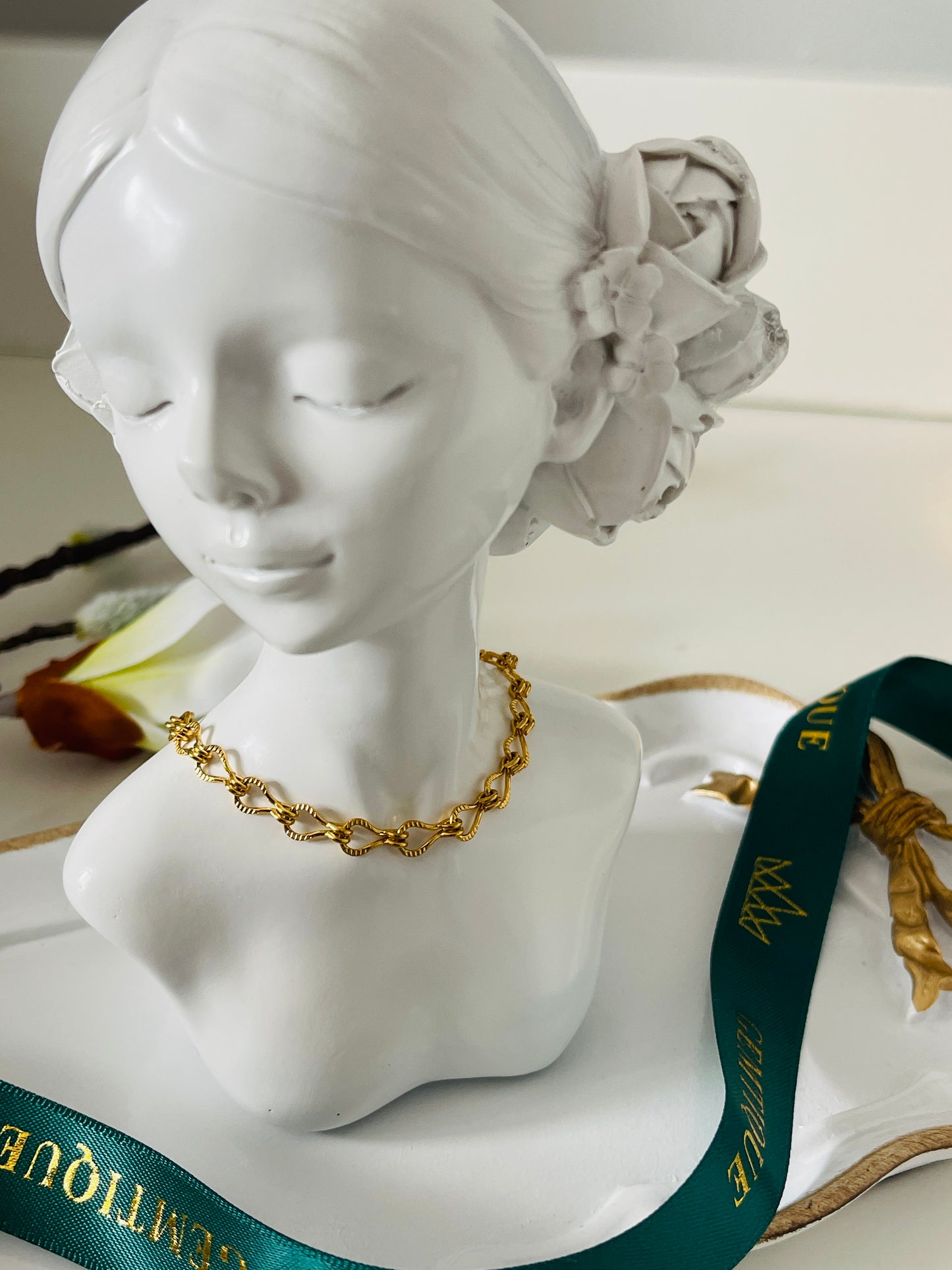 Nala Elegant chain