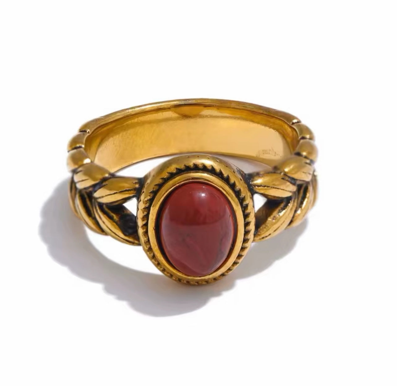 Oval stone ring