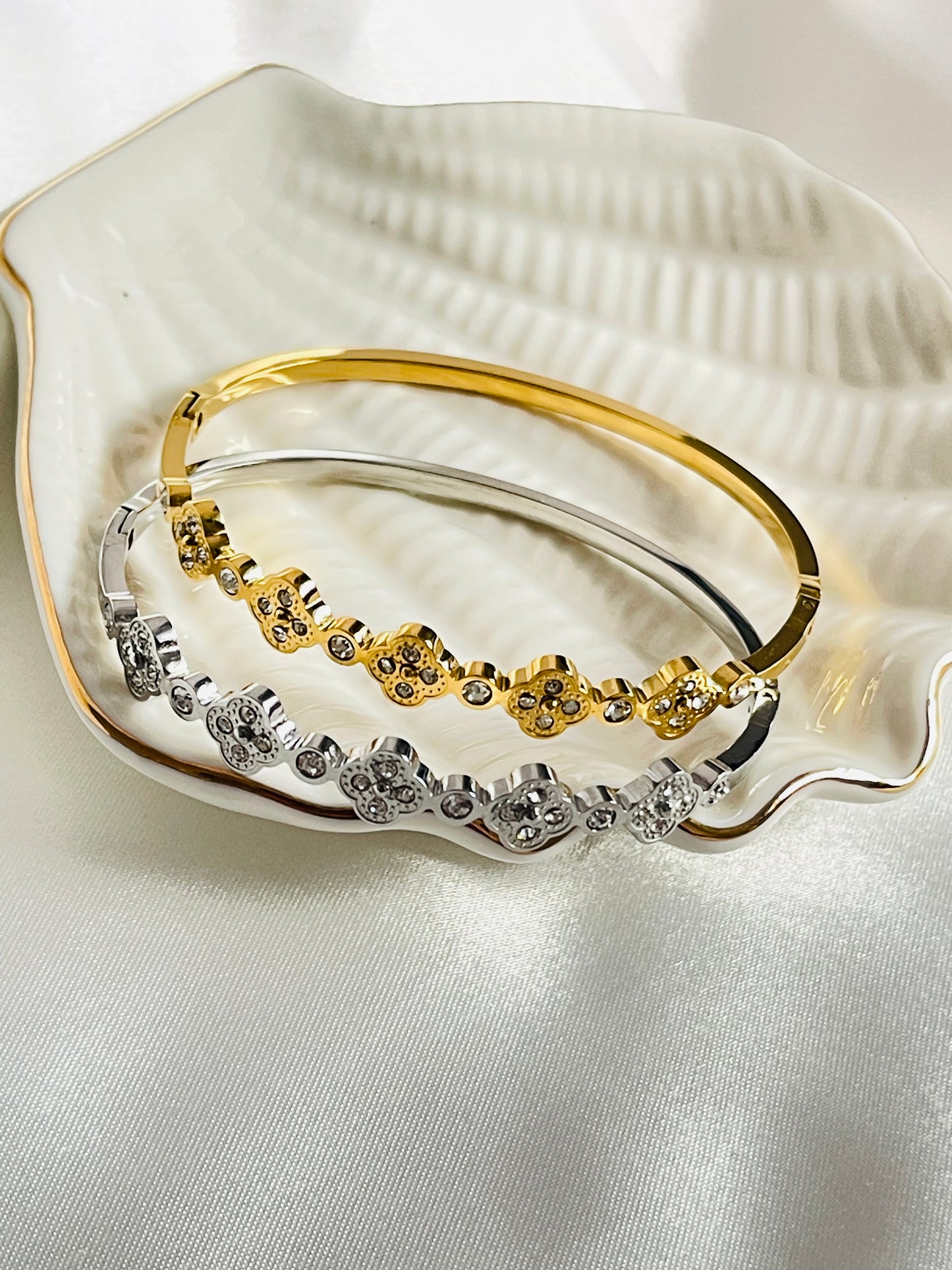 Bundle of flower CZ bangle