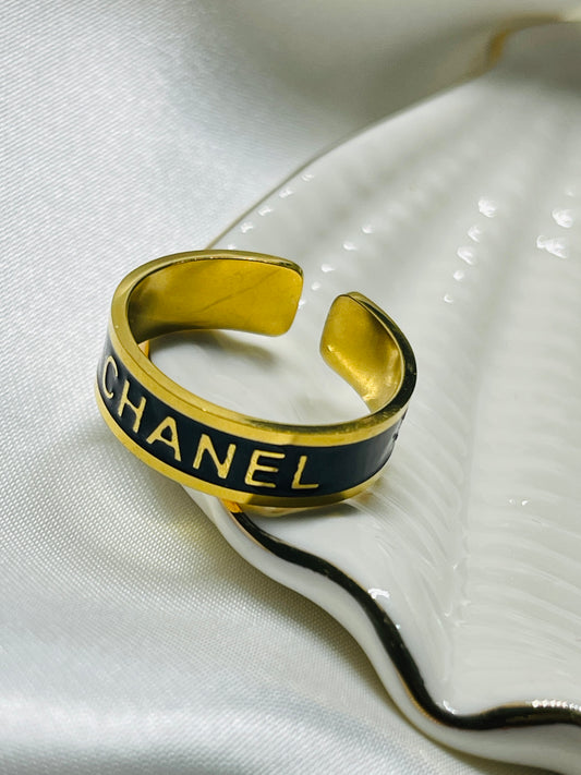 Black and gold ring band